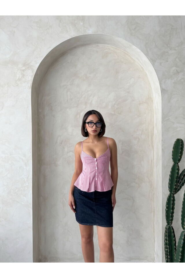 Çizgili İnce Askılı Düğme Detaylı Peplum Bluz
